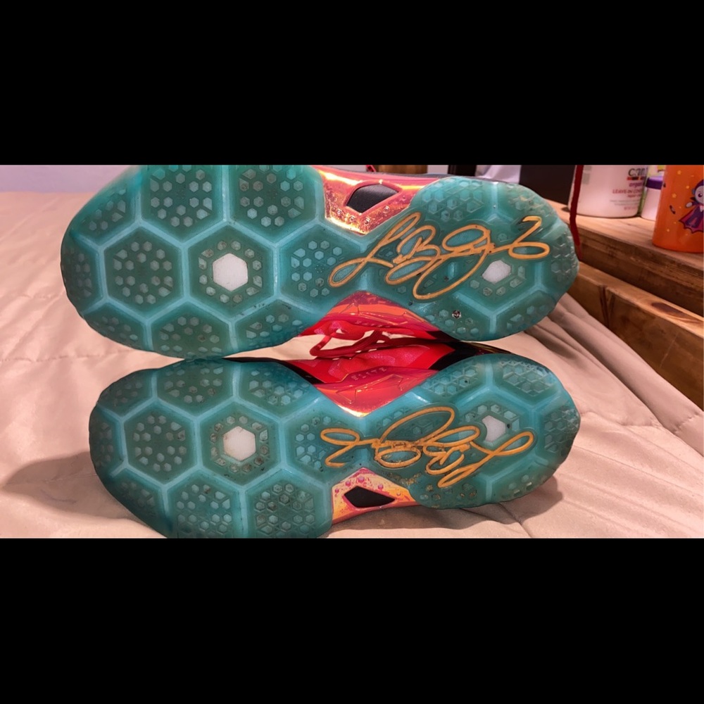 Lebron james - Picture 3 of 4